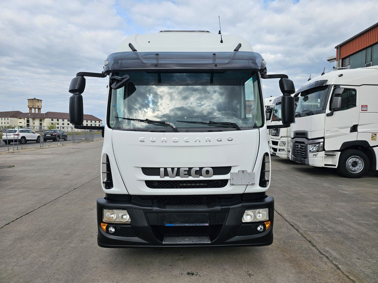 Iveco EURO-CARGO 120E25 * SCHLAFKABINE * BÄR 1,5 T * - Koffer LKW: das Bild 2 Iveco EURO-CARGO 120E25 * SCHLAFKABINE * BÄR 1,5 T * - Koffer LKW: das Bild 2