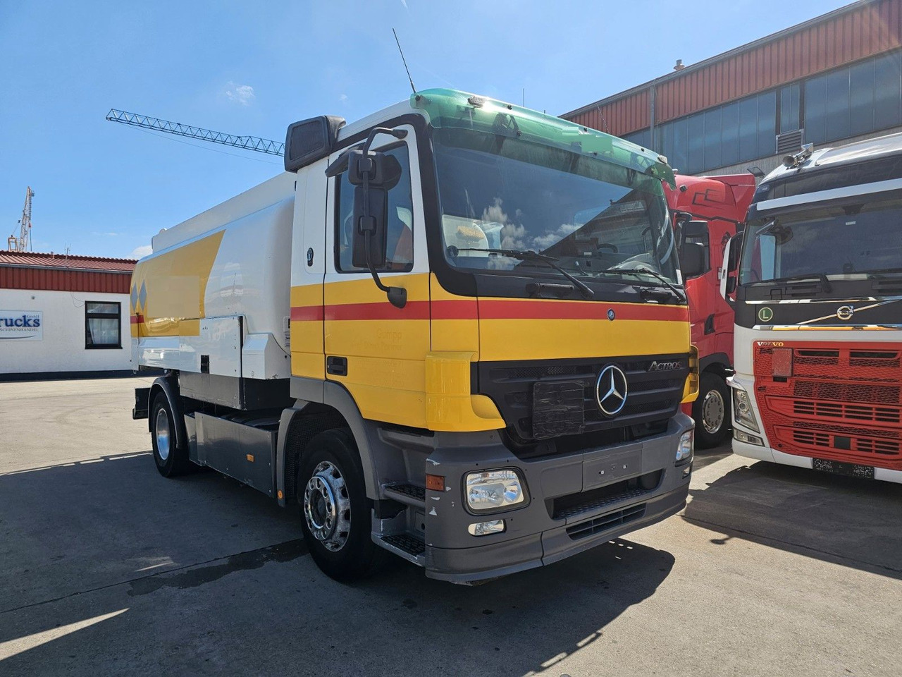 Mercedes-Benz ACTROS 1832 * OBER-& UNTER * 2 KAMMER * KLIMA * - Tankwagen: das Bild 3 Mercedes-Benz ACTROS 1832 * OBER-& UNTER * 2 KAMMER * KLIMA * - Tankwagen: das Bild 3