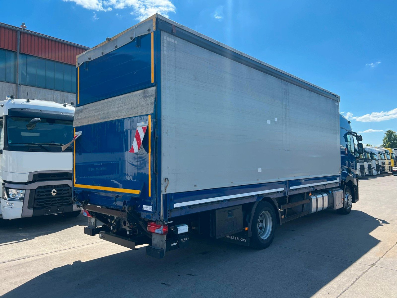 Renault T 380 COMFORT * 18 T * LBW * KLIMA * TOP * - Plane LKW: das Bild 4 Renault T 380 COMFORT * 18 T * LBW * KLIMA * TOP * - Plane LKW: das Bild 4