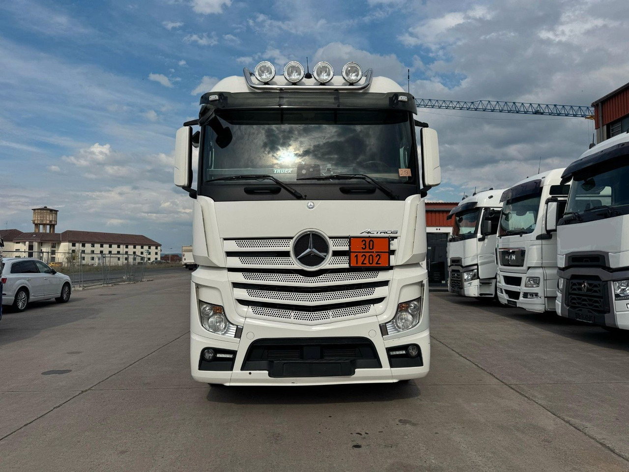 Mercedes-Benz ACTROS 1846 * RETARDER + 2X TANK * ALCOA * KIPPH - Sattelzugmaschine: das Bild 2 Mercedes-Benz ACTROS 1846 * RETARDER + 2X TANK * ALCOA * KIPPH - Sattelzugmaschine: das Bild 2