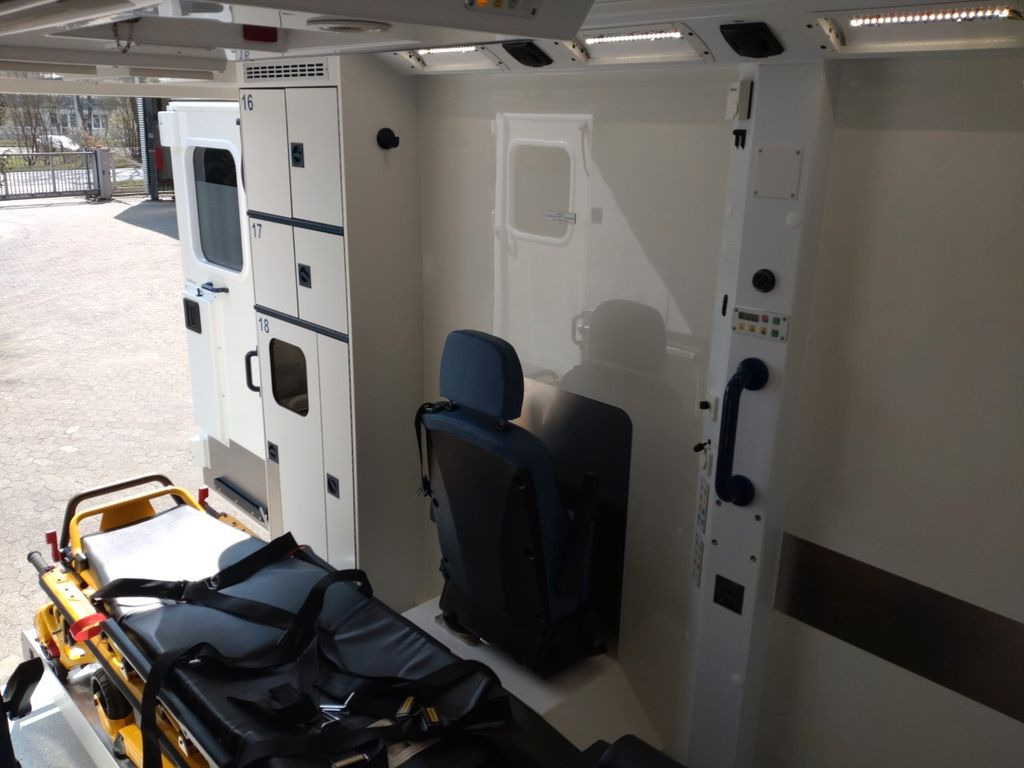 Krankenwagen Mercedes-Benz Sprinter 519 /  ATM 0km  4x on Stock: das Bild 7