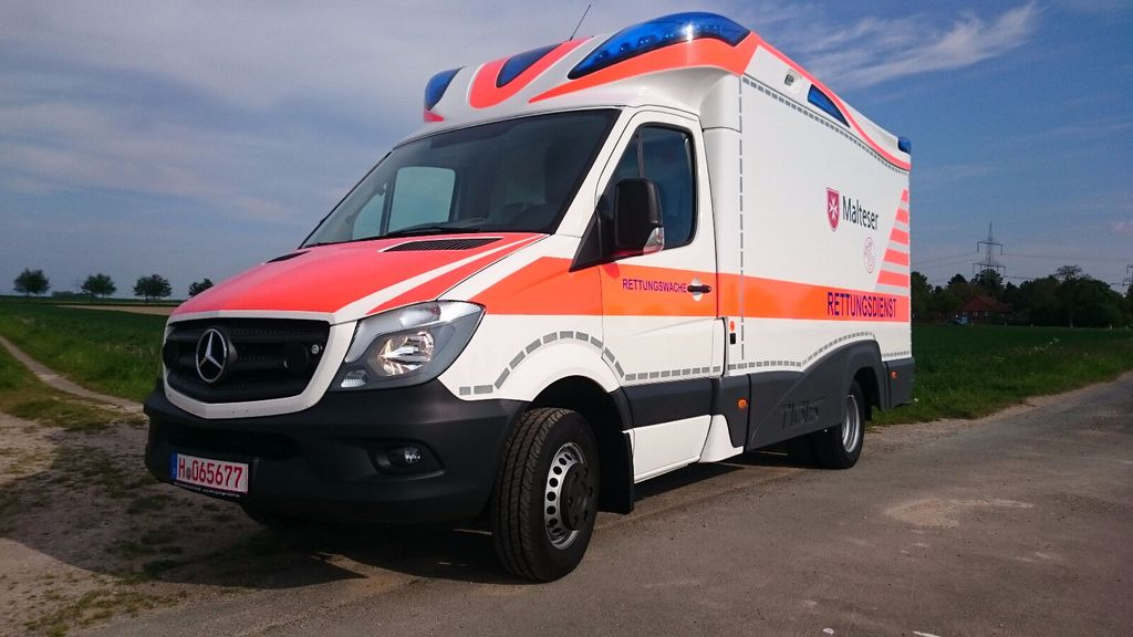 Mercedes-Benz Tigis Mod 2016 wie neu Mercedes-Benz Tigis Mod 2016 wie neu - Krankenwagen: das Bild 5 Mercedes-Benz Tigis Mod 2016 wie neu Mercedes-Benz Tigis Mod 2016 wie neu - Krankenwagen: das Bild 5