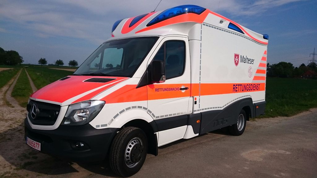 Mercedes-Benz Tigis Mod 2016 wie neu Mercedes-Benz Tigis Mod 2016 wie neu - Krankenwagen: das Bild 3 Mercedes-Benz Tigis Mod 2016 wie neu Mercedes-Benz Tigis Mod 2016 wie neu - Krankenwagen: das Bild 3