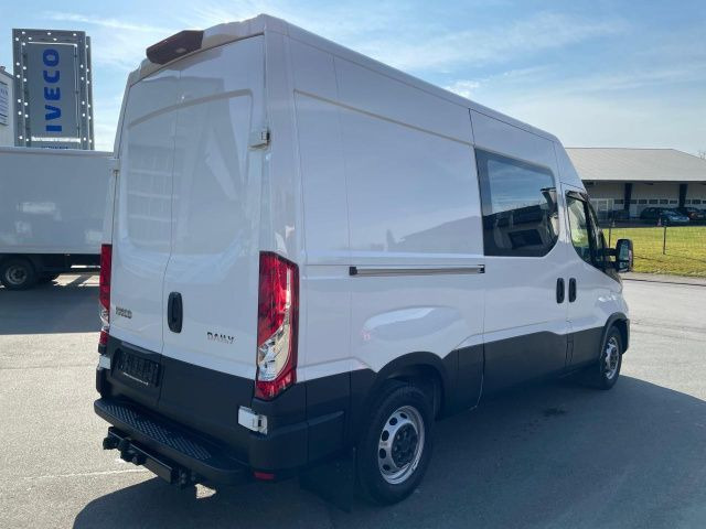 Iveco Daily 35S16A8 CRV MY22 Euro6 Klima AHK Navi ZV - Kastenwagen: das Bild 3 Iveco Daily 35S16A8 CRV MY22 Euro6 Klima AHK Navi ZV - Kastenwagen: das Bild 3