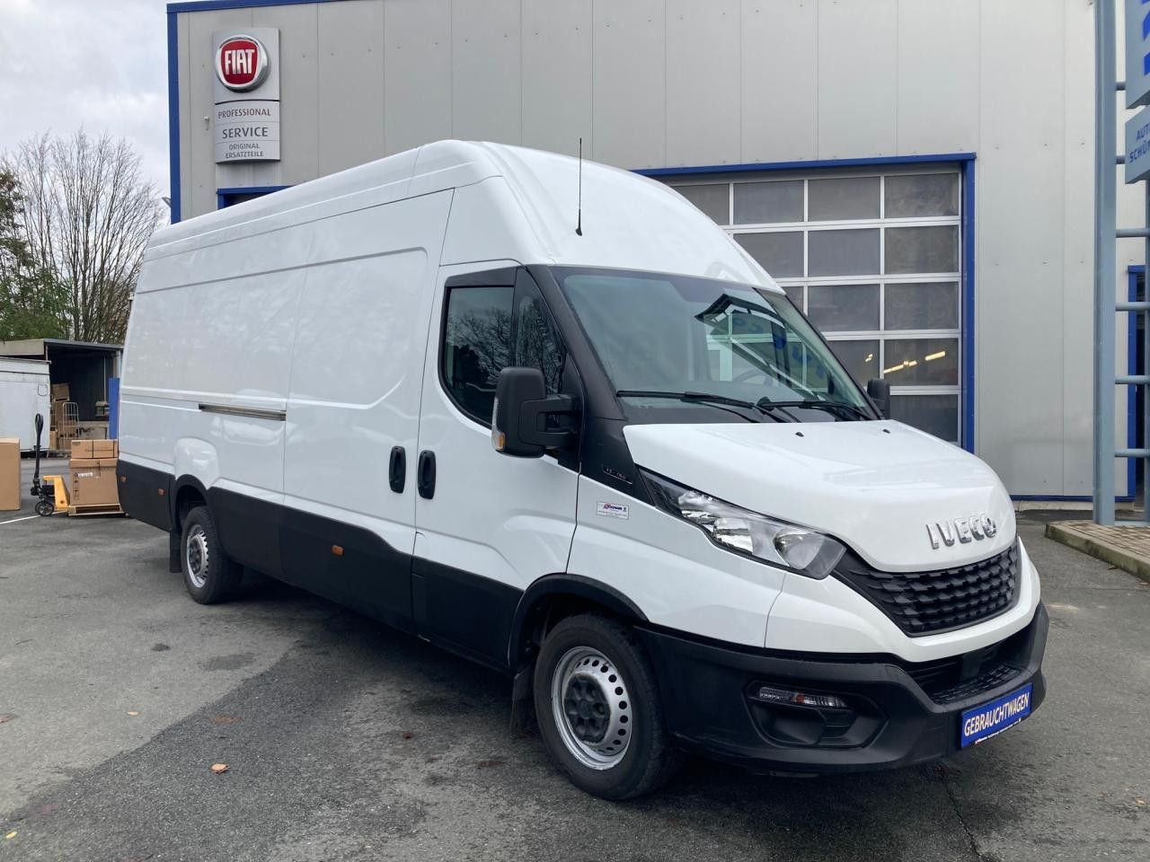 Iveco Daily 35S16V H3 Euro6 Klima AHK Navi ZV - Kastenwagen: das Bild 2 Iveco Daily 35S16V H3 Euro6 Klima AHK Navi ZV - Kastenwagen: das Bild 2