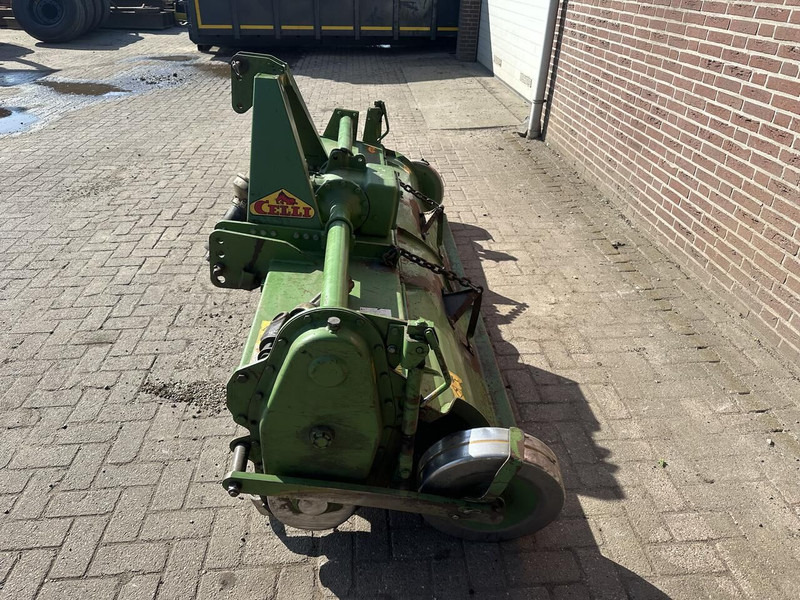 Celli E230 - Technik für Bodenbearbeitung: das Bild 3 Celli E230 - Technik für Bodenbearbeitung: das Bild 3