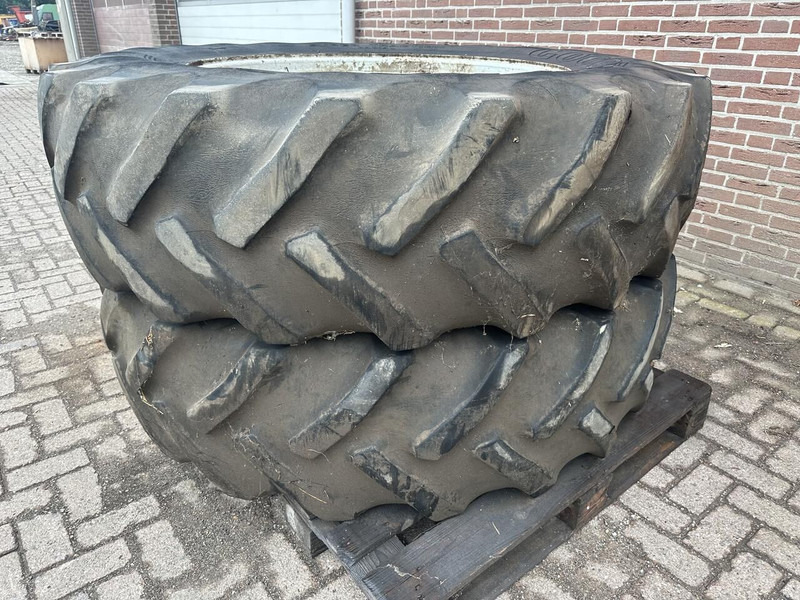 Goodyear 18.4 R38 - Felgen und Reifen: das Bild 2 Goodyear 18.4 R38 - Felgen und Reifen: das Bild 2