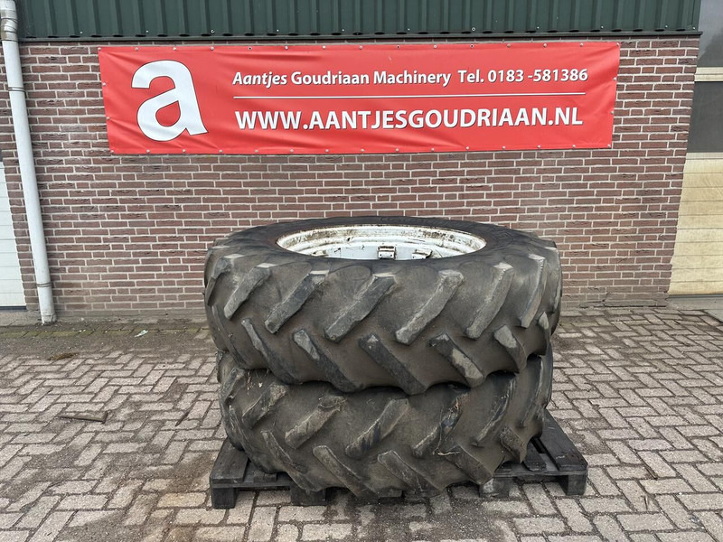 Goodyear 18.4 R38 - Felgen und Reifen: das Bild 1 Goodyear 18.4 R38 - Felgen und Reifen: das Bild 1