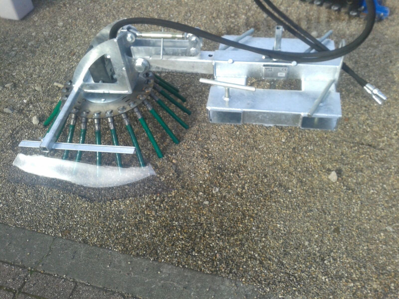 Onkruidborstel - Kehrbesen: das Bild 2 Onkruidborstel - Kehrbesen: das Bild 2