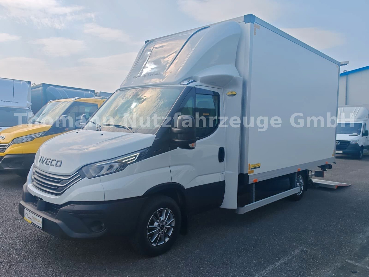 Iveco Daily 35S18 Koffer + LBW Navi/ACC Tempomat - Koffer Transporter: das Bild 3 Iveco Daily 35S18 Koffer + LBW Navi/ACC Tempomat - Koffer Transporter: das Bild 3