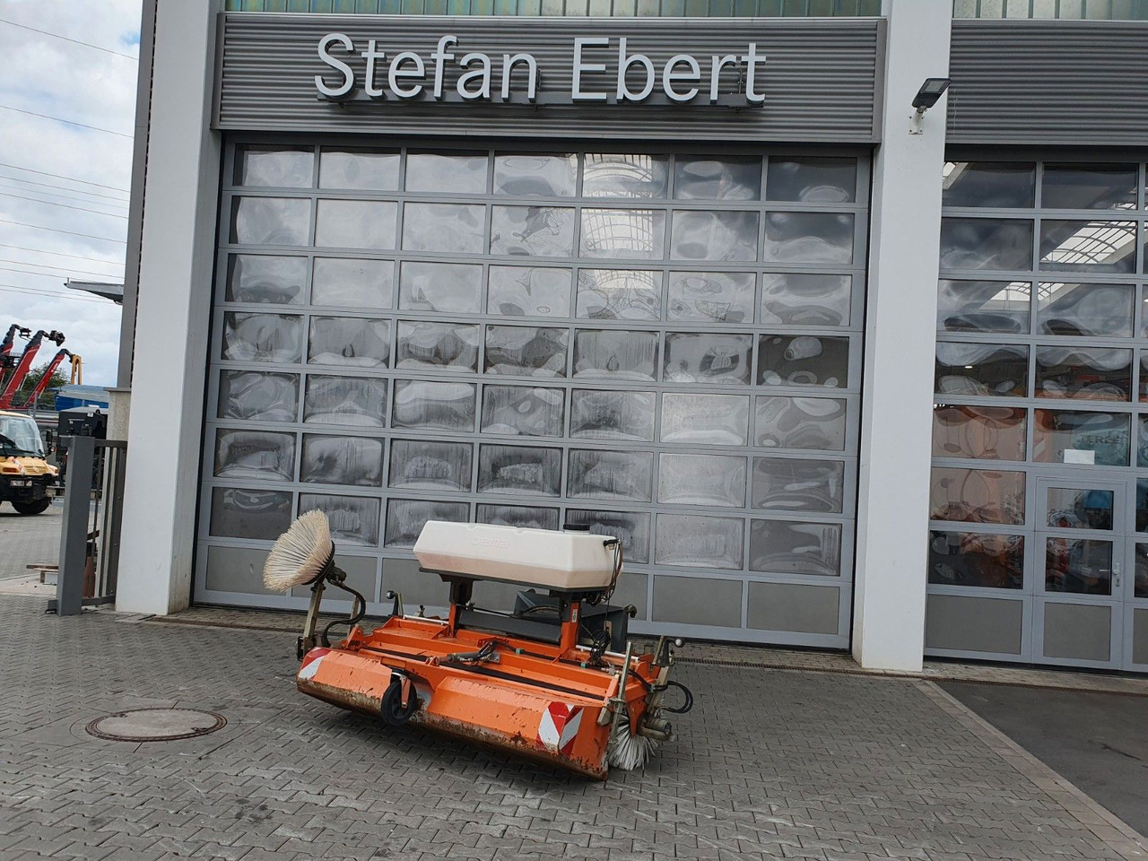 Bema 25 Dual Kehrmaschine / 2.050 mm / 2020 - Andere Technik: das Bild 1 Bema 25 Dual Kehrmaschine / 2.050 mm / 2020 - Andere Technik: das Bild 1