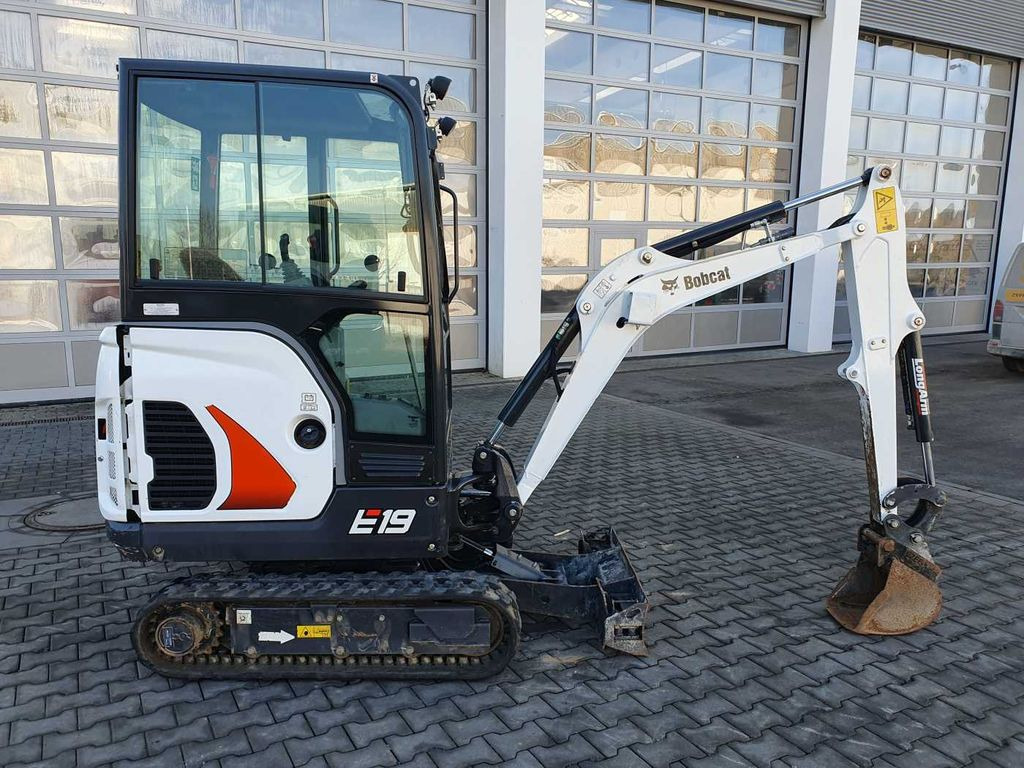 Bobcat E19 / MS01 / nur 423h! / 2023 / Tieflöffel 300mm Bobcat E19 / MS01 / nur 423h! / 2023 / Tieflöffel 300mm - Minibagger: das Bild 2 Bobcat E19 / MS01 / nur 423h! / 2023 / Tieflöffel 300mm Bobcat E19 / MS01 / nur 423h! / 2023 / Tieflöffel 300mm - Minibagger: das Bild 2