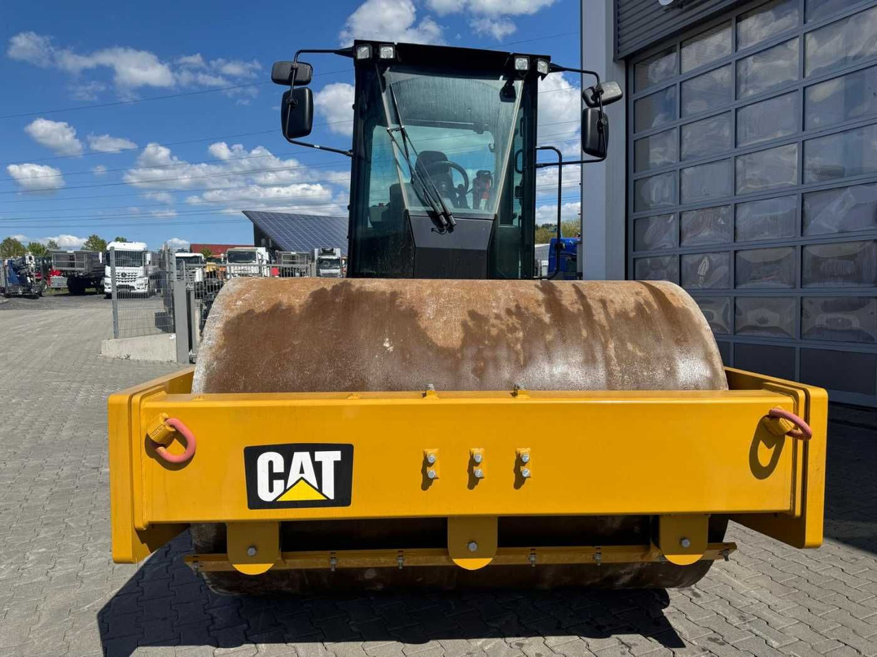 CAT CS66B / 2017 / nur 83h! / Klima / neuwertig! - Walzenzug: das Bild 3 CAT CS66B / 2017 / nur 83h! / Klima / neuwertig! - Walzenzug: das Bild 3