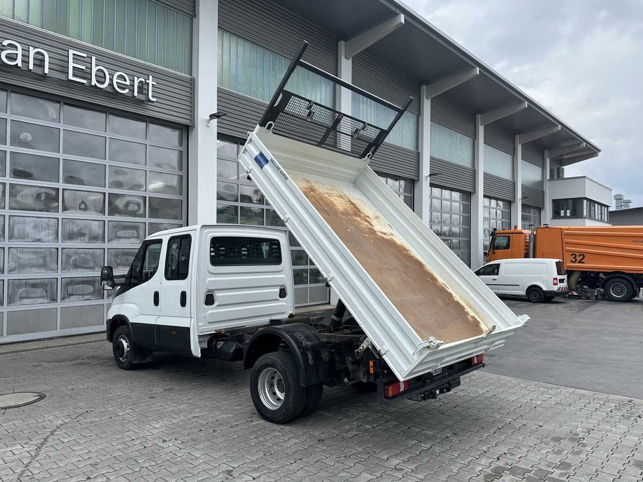 Iveco 70C18H Meiller 3-S.Kipper *R.3750mm*7Sitze*AHK* - Kipper Transporter: das Bild 3 Iveco 70C18H Meiller 3-S.Kipper *R.3750mm*7Sitze*AHK* - Kipper Transporter: das Bild 3
