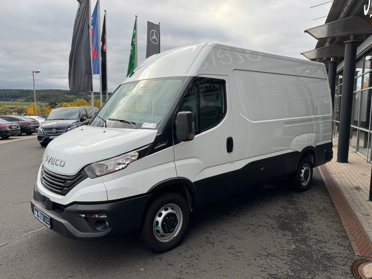 Iveco Daily 35S16 A8 *R3.520mm*Automatik*AHK*ACC* - Kastenwagen: das Bild 4 Iveco Daily 35S16 A8 *R3.520mm*Automatik*AHK*ACC* - Kastenwagen: das Bild 4
