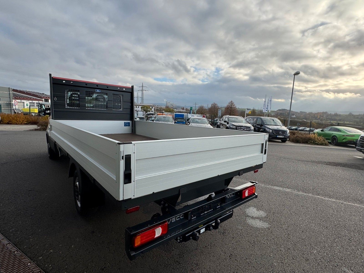 Iveco Daily 35S16 *R.3750mm*Automatik*AHK*Kamera* - Pritsche Transporter: das Bild 4 Iveco Daily 35S16 *R.3750mm*Automatik*AHK*Kamera* - Pritsche Transporter: das Bild 4