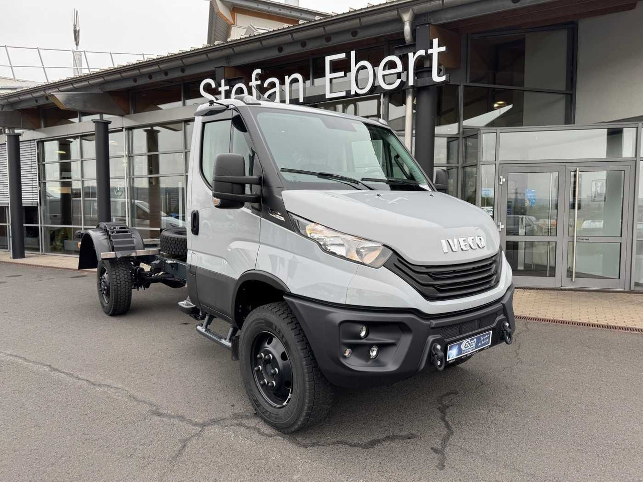Iveco Daily 70S18 WX *4x4*Sperre*4.175mm* - Fahrgestell LKW: das Bild 1 Iveco Daily 70S18 WX *4x4*Sperre*4.175mm* - Fahrgestell LKW: das Bild 1