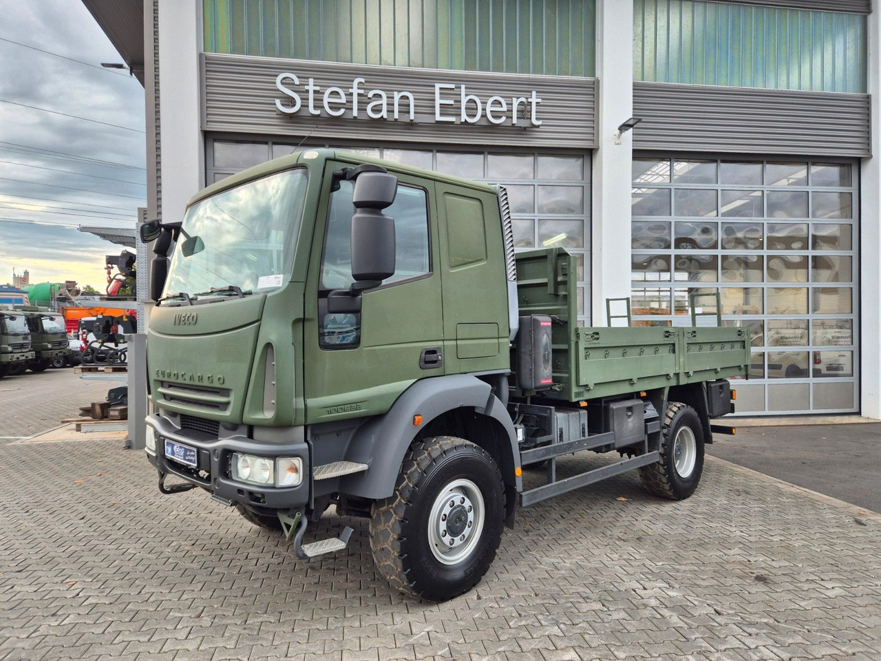 Iveco Eurocargo ML100E22WM-BW 4x4 Pritsche L-Haus Bett - Pritsche LKW: das Bild 3 Iveco Eurocargo ML100E22WM-BW 4x4 Pritsche L-Haus Bett - Pritsche LKW: das Bild 3