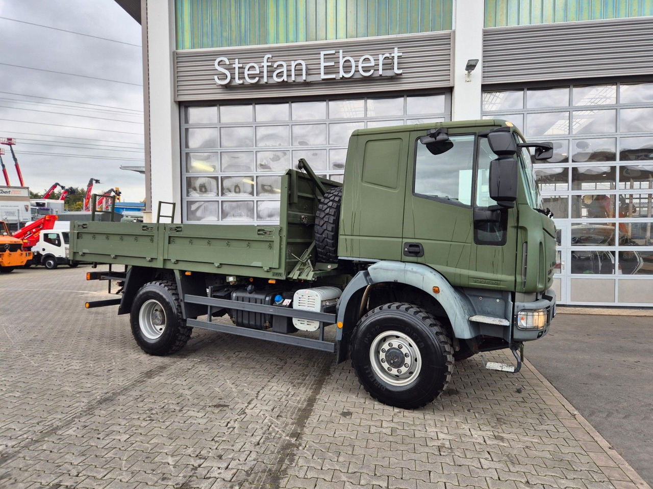 Iveco Eurocargo ML100E22WM-BW 4x4 Pritsche L-Haus Bett - Pritsche LKW: das Bild 4 Iveco Eurocargo ML100E22WM-BW 4x4 Pritsche L-Haus Bett - Pritsche LKW: das Bild 4