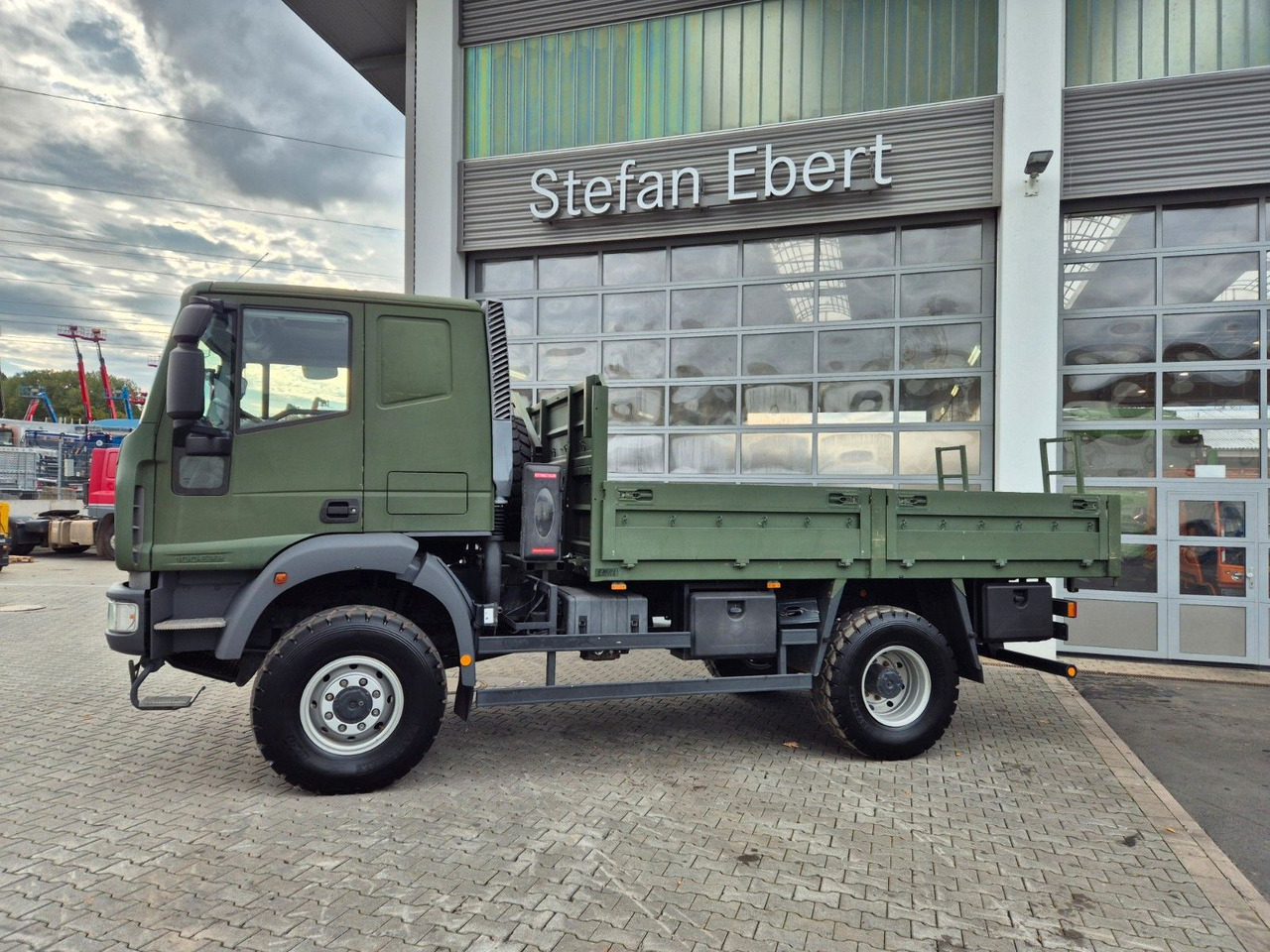 Iveco Eurocargo ML100E22WM-BW 4x4 Pritsche L-Haus Bett - Pritsche LKW: das Bild 5 Iveco Eurocargo ML100E22WM-BW 4x4 Pritsche L-Haus Bett - Pritsche LKW: das Bild 5