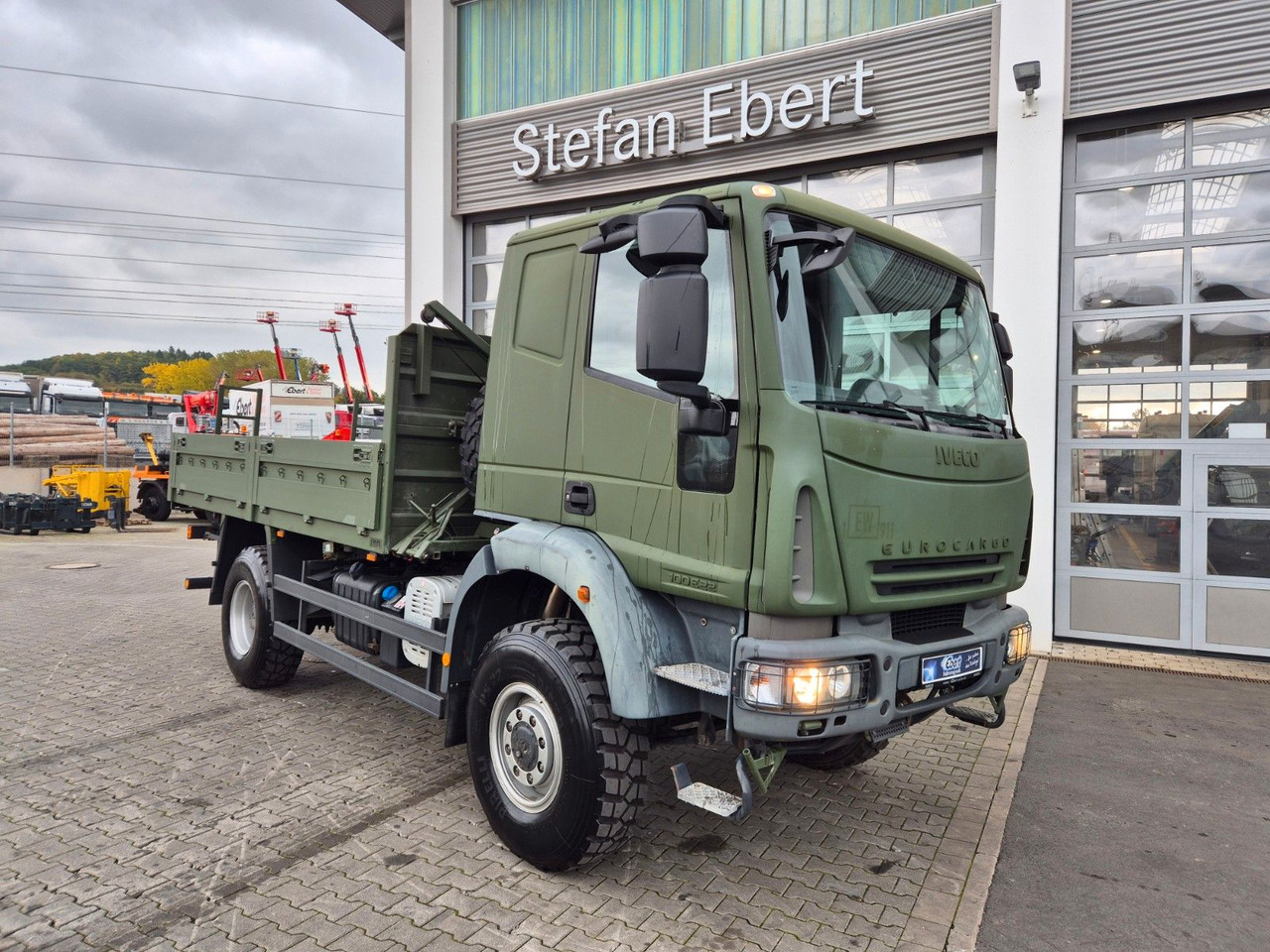 Iveco Eurocargo ML100E22WM-BW 4x4 Pritsche L-Haus Bett - Pritsche LKW: das Bild 2 Iveco Eurocargo ML100E22WM-BW 4x4 Pritsche L-Haus Bett - Pritsche LKW: das Bild 2