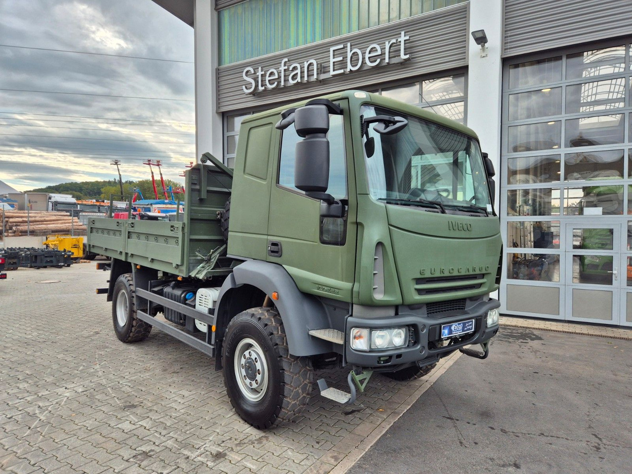Iveco Eurocargo ML100E22WM-BW 4x4 Pritsche L-Haus Bett - Pritsche LKW: das Bild 2 Iveco Eurocargo ML100E22WM-BW 4x4 Pritsche L-Haus Bett - Pritsche LKW: das Bild 2