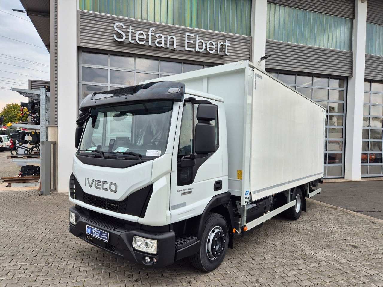 Iveco Eurocargo ML120EL25/P Böse Schiebeplanen LBW AHK - Getränkeaufbau LKW: das Bild 1 Iveco Eurocargo ML120EL25/P Böse Schiebeplanen LBW AHK - Getränkeaufbau LKW: das Bild 1