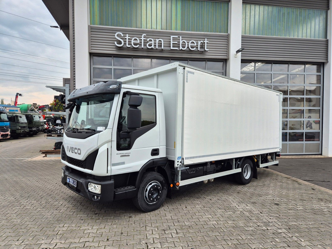 Iveco Eurocargo ML120EL25/P Böse Schiebeplanen LBW AHK - Getränkeaufbau LKW: das Bild 3 Iveco Eurocargo ML120EL25/P Böse Schiebeplanen LBW AHK - Getränkeaufbau LKW: das Bild 3