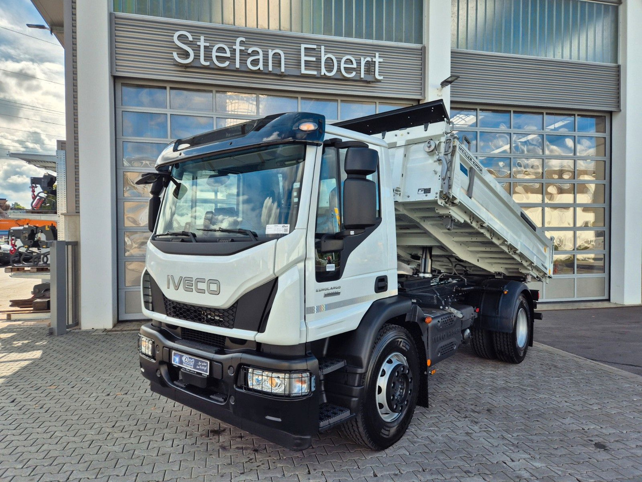 Iveco Eurocargo ML180E32K 4x2 Meiller AHK - Kipper: das Bild 1 Iveco Eurocargo ML180E32K 4x2 Meiller AHK - Kipper: das Bild 1