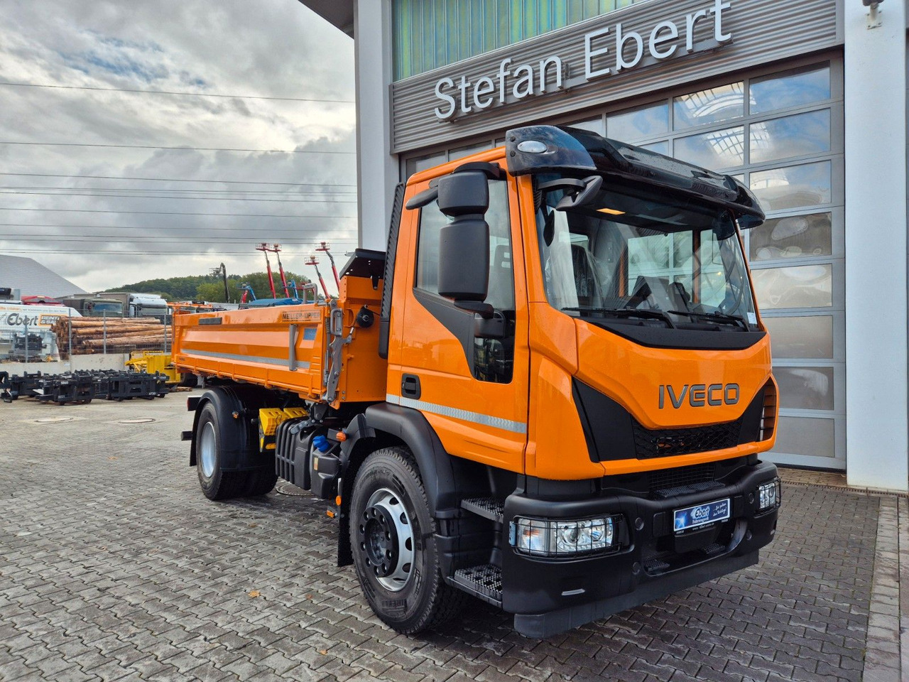 Iveco Eurocargo ML180E32K 4x2 Meiller AHK - Kipper: das Bild 3 Iveco Eurocargo ML180E32K 4x2 Meiller AHK - Kipper: das Bild 3