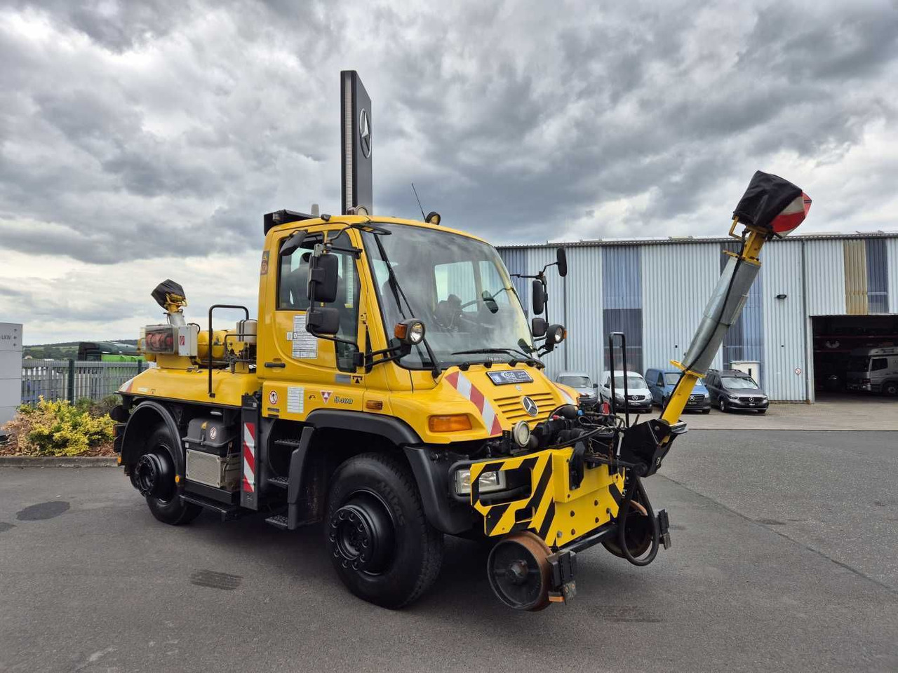 Unimog U400 4x4 Zweiwege ZAGRO 800t/52 Achsen Funk - LKW: das Bild 3 Unimog U400 4x4 Zweiwege ZAGRO 800t/52 Achsen Funk - LKW: das Bild 3