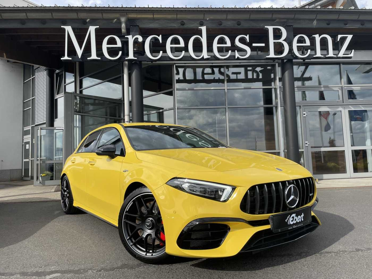 Mercedes-Benz A 45 S AMG PerfSitz+Night+PAGA+RIDE +19' - Limousine: das Bild 1 Mercedes-Benz A 45 S AMG PerfSitz+Night+PAGA+RIDE +19' - Limousine: das Bild 1