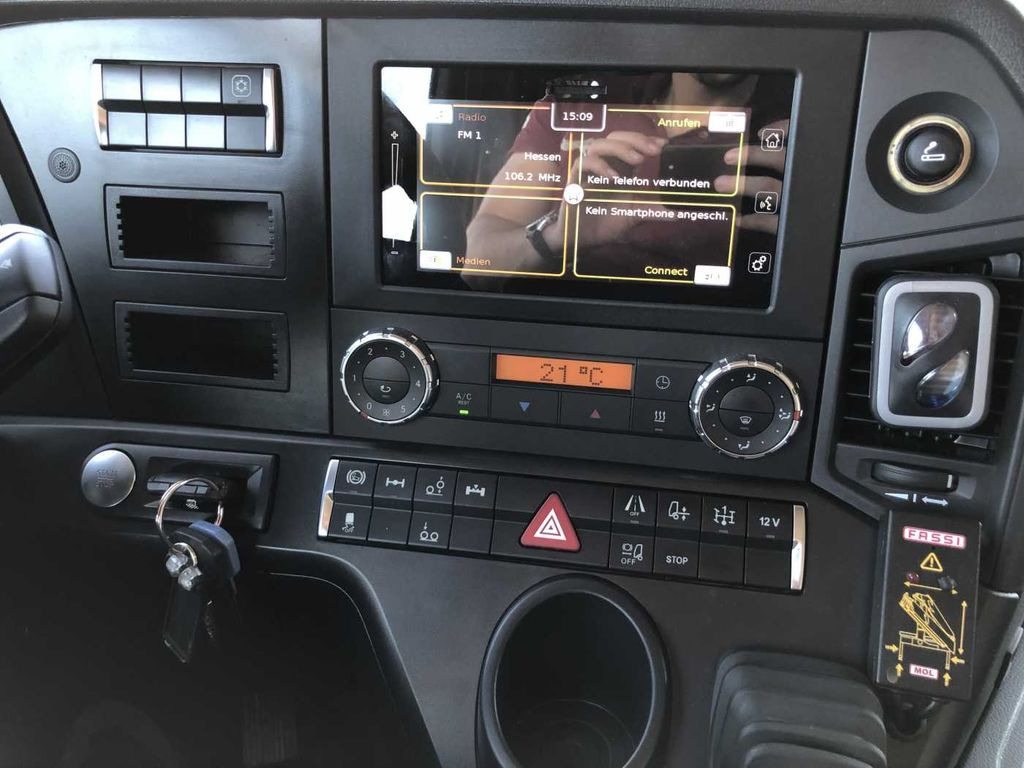 Mercedes-Benz Actros 2745 L 6x2 Baustoffpritsche+Kran Retarder  - Leasing Mercedes-Benz Actros 2745 L 6x2 Baustoffpritsche+Kran Retarder: das Bild 14