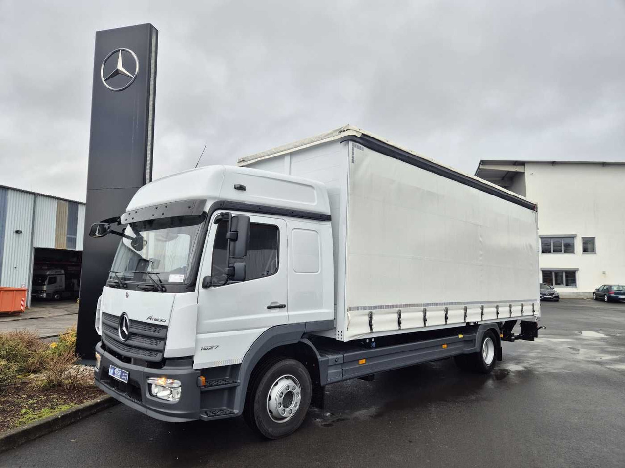 Mercedes-Benz Atego 1527 L L-Haus LBW Palfinger 1.500kg 2 Bett - Plane LKW: das Bild 1 Mercedes-Benz Atego 1527 L L-Haus LBW Palfinger 1.500kg 2 Bett - Plane LKW: das Bild 1