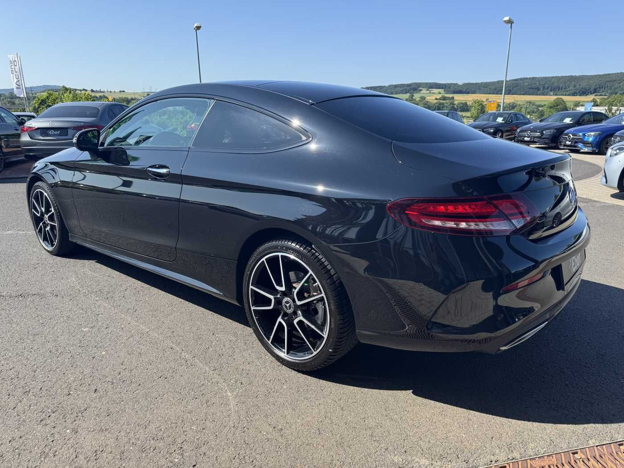 Mercedes-Benz C 400 4M AMG Coupe Pano+Burm+Distr+Memory+360 - PKW: das Bild 3 Mercedes-Benz C 400 4M AMG Coupe Pano+Burm+Distr+Memory+360 - PKW: das Bild 3