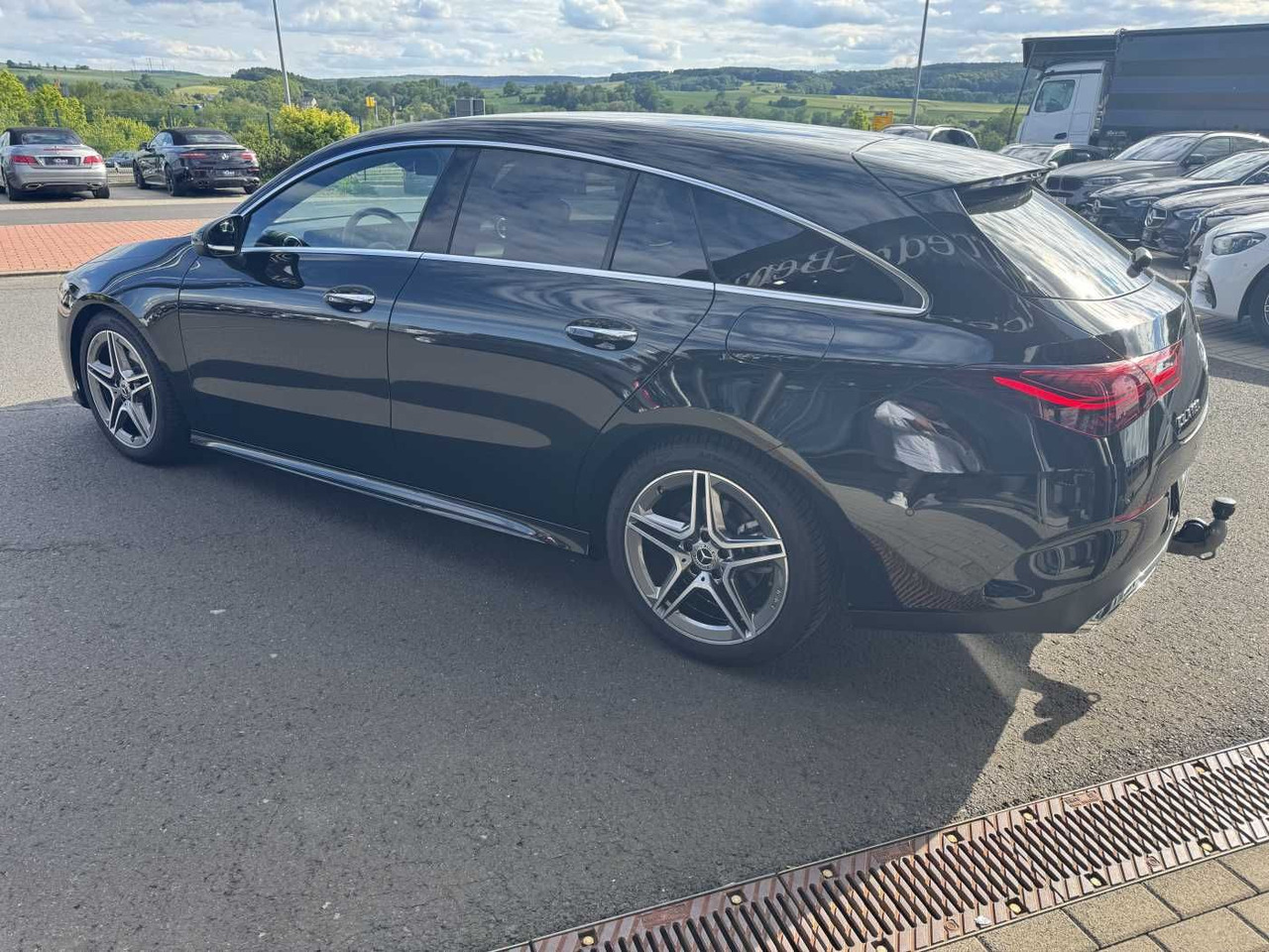 Mercedes-Benz CLA 180 Shooting Brake+AMG+Distr+AHK+RFK+ - PKW: das Bild 3 Mercedes-Benz CLA 180 Shooting Brake+AMG+Distr+AHK+RFK+ - PKW: das Bild 3