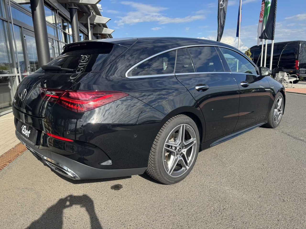 Mercedes-Benz CLA 180 Shooting Brake+AMG+Distr+AHK+RFK+ - PKW: das Bild 4 Mercedes-Benz CLA 180 Shooting Brake+AMG+Distr+AHK+RFK+ - PKW: das Bild 4