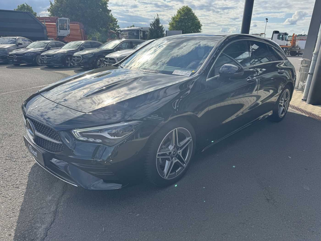 Mercedes-Benz CLA 180 Shooting Brake+AMG+Distr+AHK+RFK+ - PKW: das Bild 2 Mercedes-Benz CLA 180 Shooting Brake+AMG+Distr+AHK+RFK+ - PKW: das Bild 2