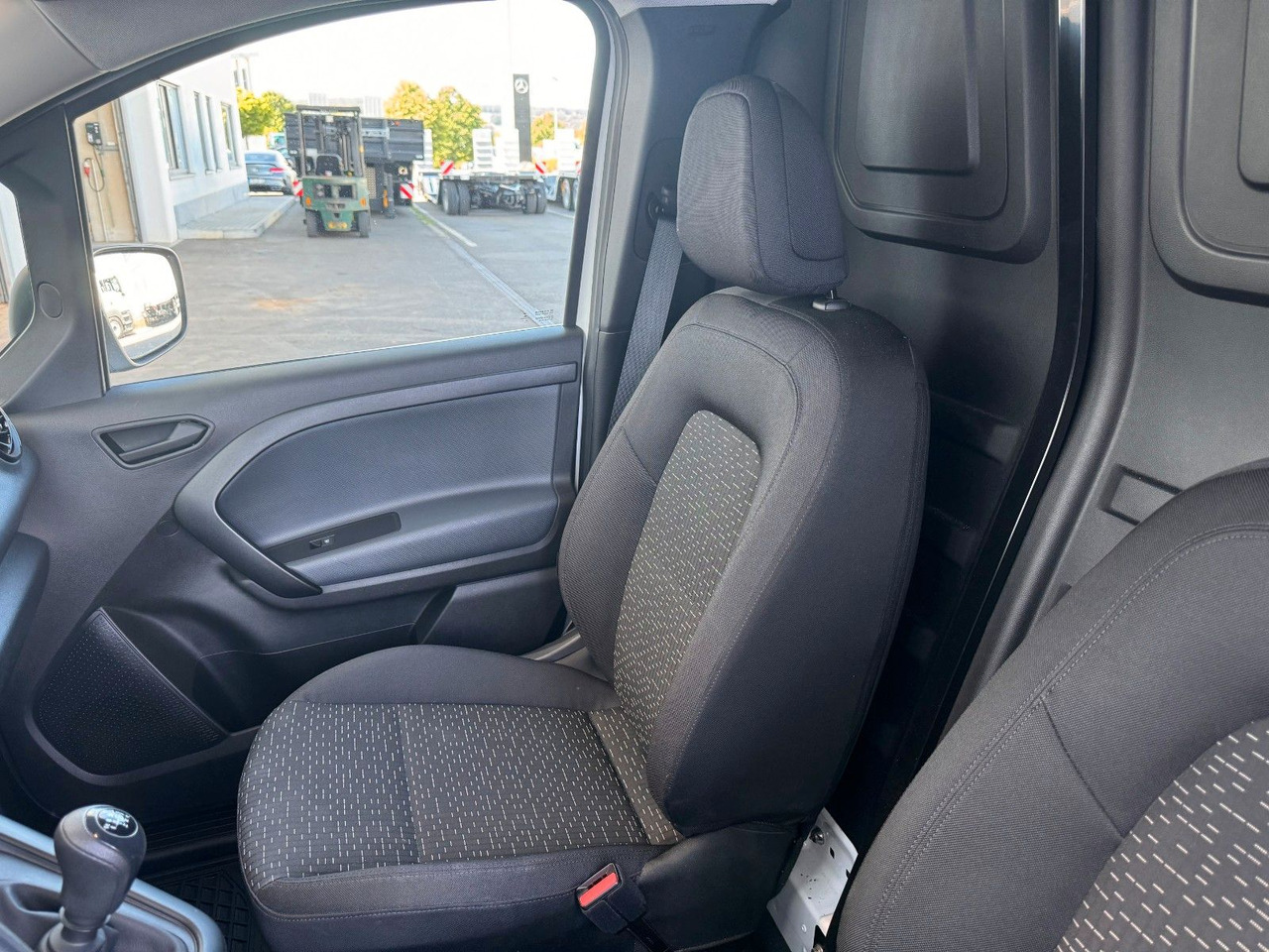 Mercedes-Benz Citan 110 CDI Klima Navi Tempomat - Leasing Mercedes-Benz Citan 110 CDI Klima Navi Tempomat: das Bild 7 Mercedes-Benz Citan 110 CDI Klima Navi Tempomat - Leasing Mercedes-Benz Citan 110 CDI Klima Navi Tempomat: das Bild 7