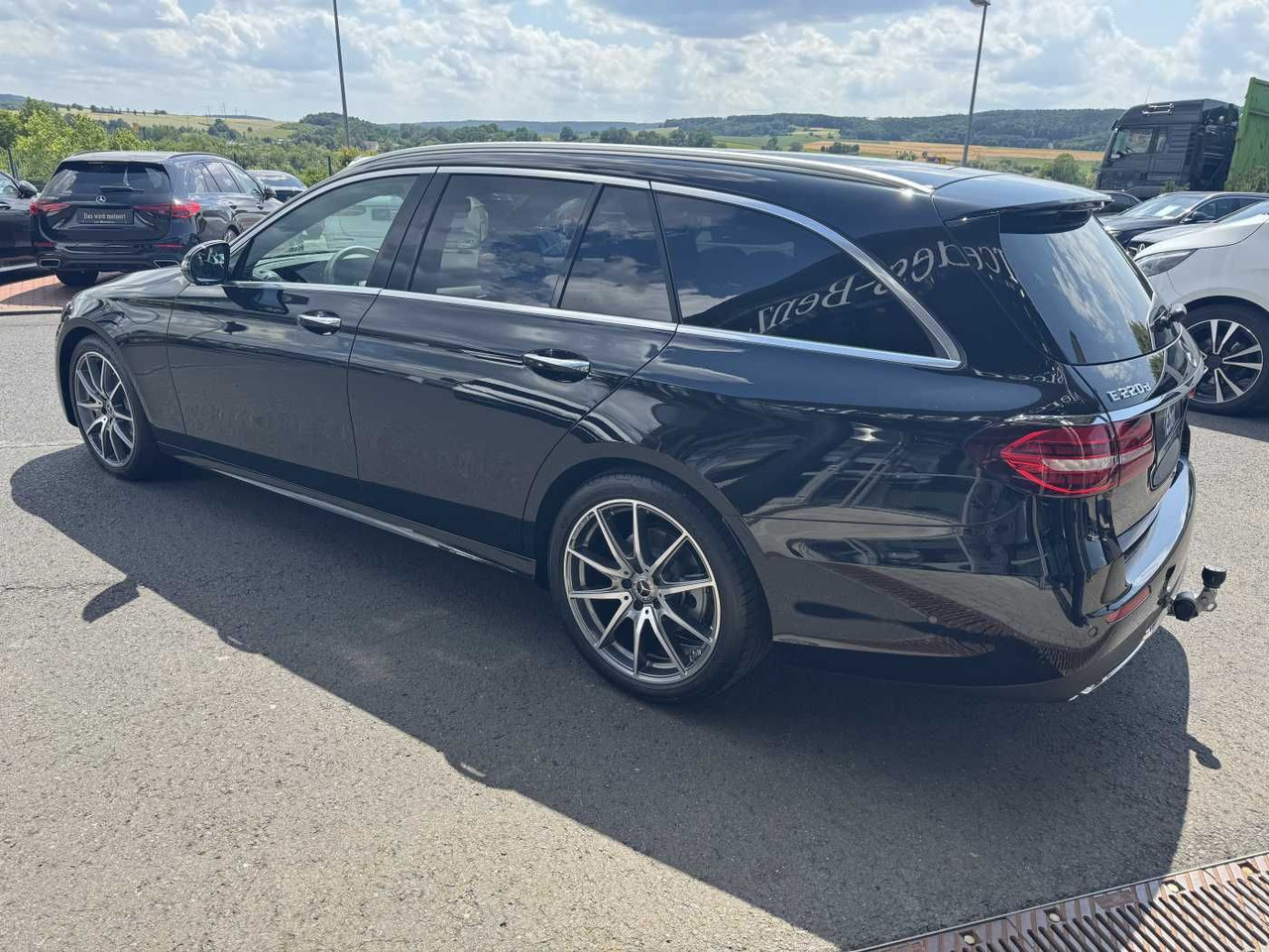 Mercedes-Benz E 220d AMG+Pano+Burm+Distr+Memory+AHK+360 - PKW: das Bild 3 Mercedes-Benz E 220d AMG+Pano+Burm+Distr+Memory+AHK+360 - PKW: das Bild 3