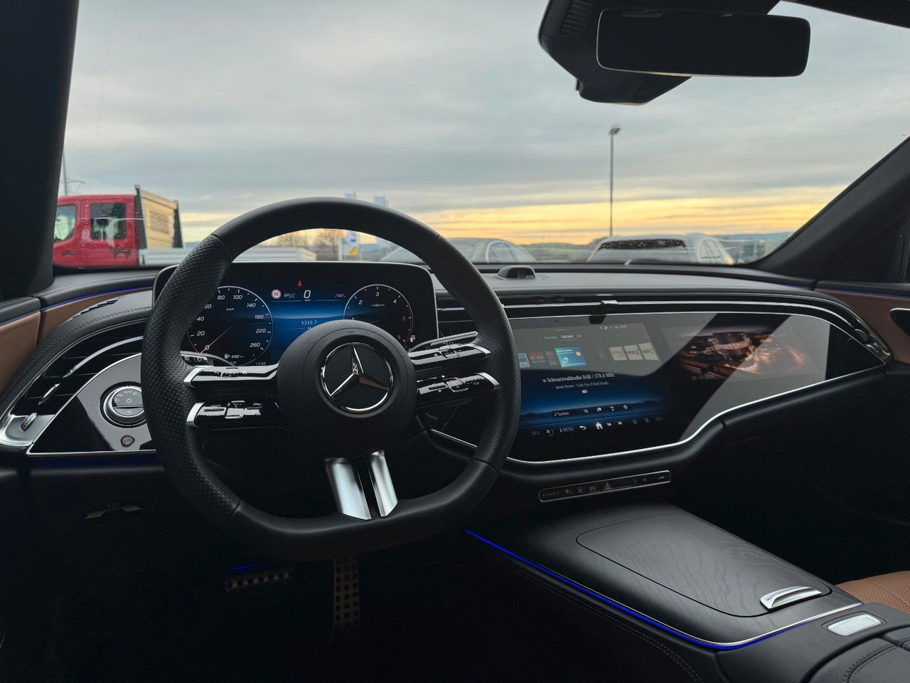 Mercedes-Benz E 220d T AMG+Hyperscreen+Leder+AHK+DistrPro+STH - Kombi: das Bild 4 Mercedes-Benz E 220d T AMG+Hyperscreen+Leder+AHK+DistrPro+STH - Kombi: das Bild 4