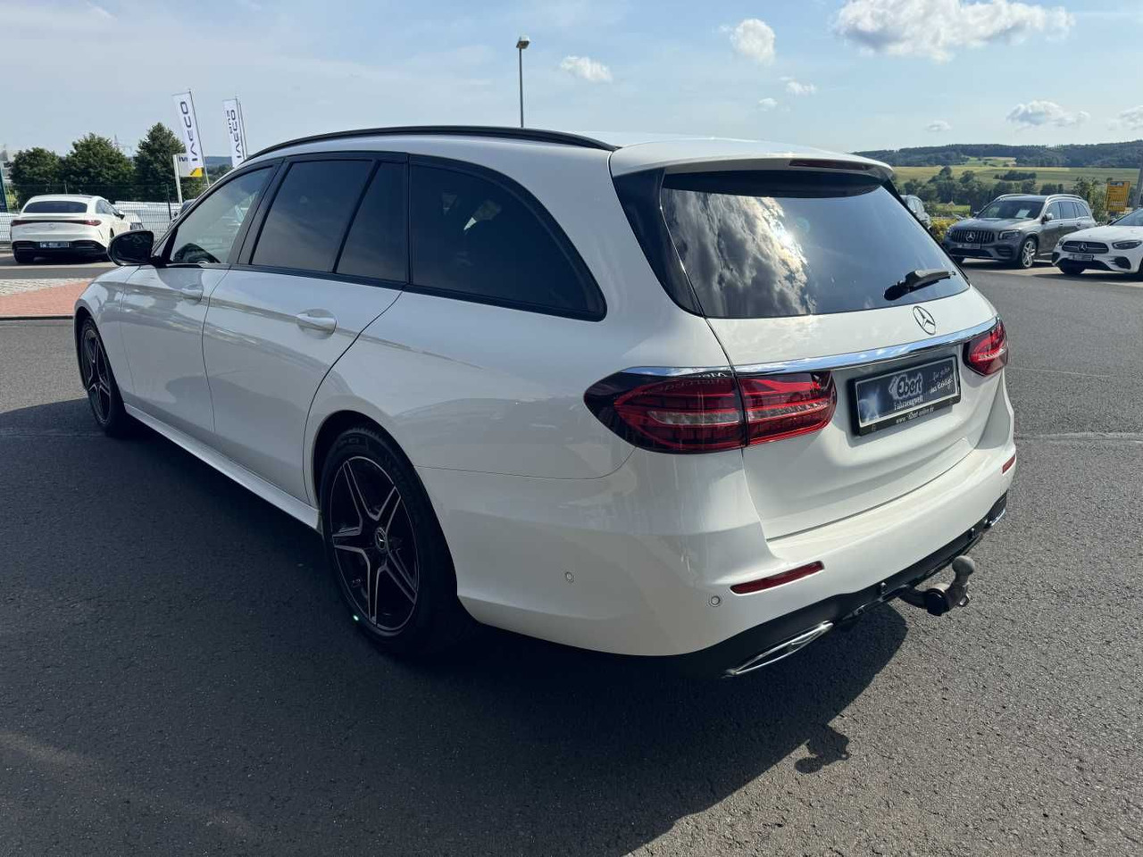 Mercedes-Benz E 220d T AMG+Pano+AHK+Night+TotW+ RKamera+Ambien - PKW: das Bild 3 Mercedes-Benz E 220d T AMG+Pano+AHK+Night+TotW+ RKamera+Ambien - PKW: das Bild 3
