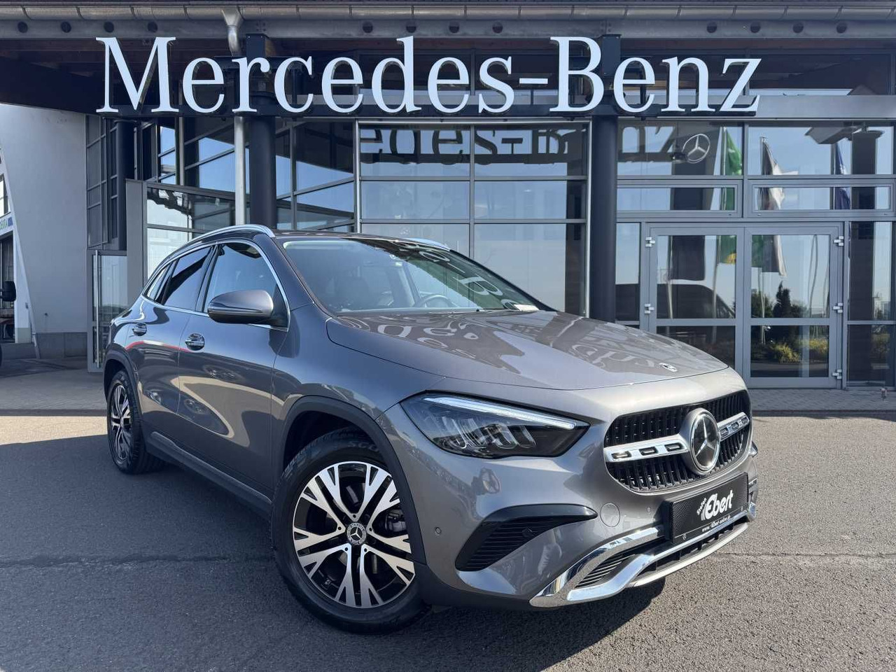 Mercedes-Benz GLA 200d 4M Progressive+Distr+Ambiente+Offroad - SUV/ Geländewagen: das Bild 1 Mercedes-Benz GLA 200d 4M Progressive+Distr+Ambiente+Offroad - SUV/ Geländewagen: das Bild 1