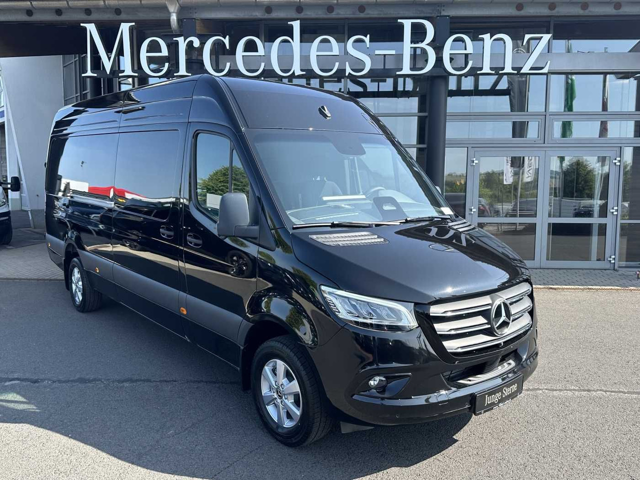 Mercedes-Benz Sprinter 319 CDI 4325 AHK DISTRONIC 360 Klima - Kastenwagen: das Bild 1 Mercedes-Benz Sprinter 319 CDI 4325 AHK DISTRONIC 360 Klima - Kastenwagen: das Bild 1