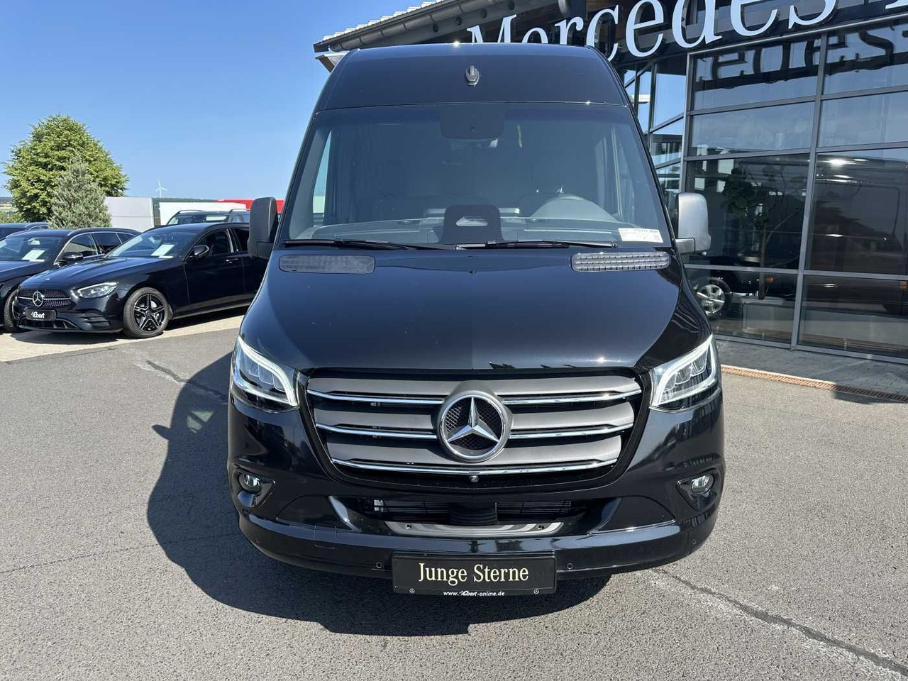 Mercedes-Benz Sprinter 319 CDI 4325 AHK DISTRONIC 360 Klima - Kastenwagen: das Bild 2 Mercedes-Benz Sprinter 319 CDI 4325 AHK DISTRONIC 360 Klima - Kastenwagen: das Bild 2