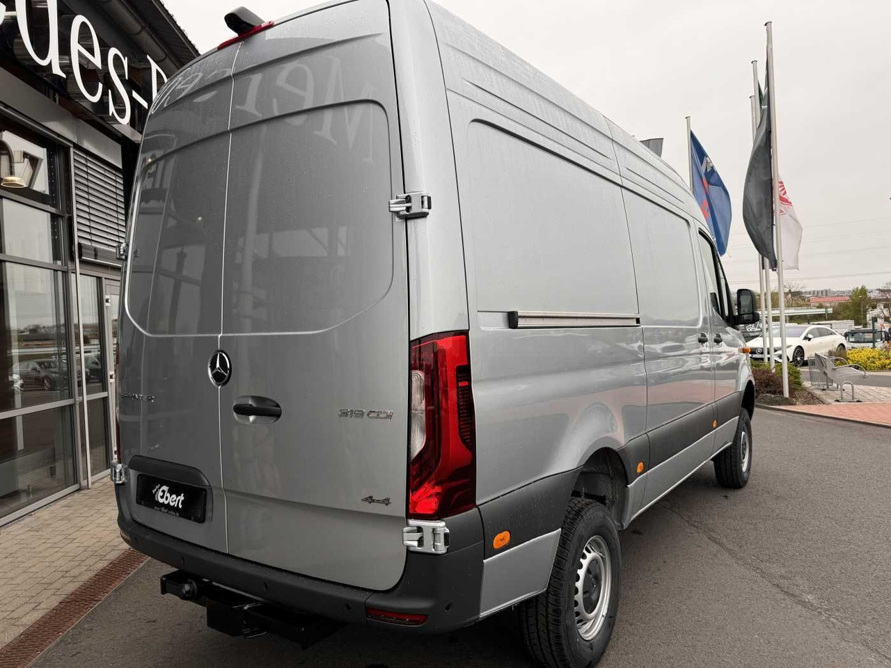 Mercedes-Benz Sprinter 319 CDI 4x4 3665 Klima Standheiz AHK - Kastenwagen: das Bild 4 Mercedes-Benz Sprinter 319 CDI 4x4 3665 Klima Standheiz AHK - Kastenwagen: das Bild 4