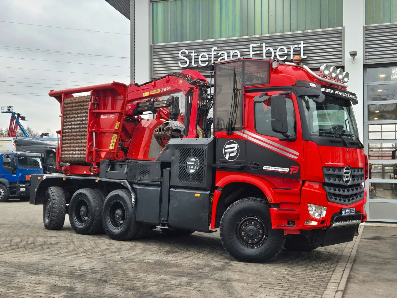 Mercedes-Benz TUROX 8x8 Eschlböck Biber 92 Holzhacker / 1.512h - Holztransporter, Autokran: das Bild 2 Mercedes-Benz TUROX 8x8 Eschlböck Biber 92 Holzhacker / 1.512h - Holztransporter, Autokran: das Bild 2