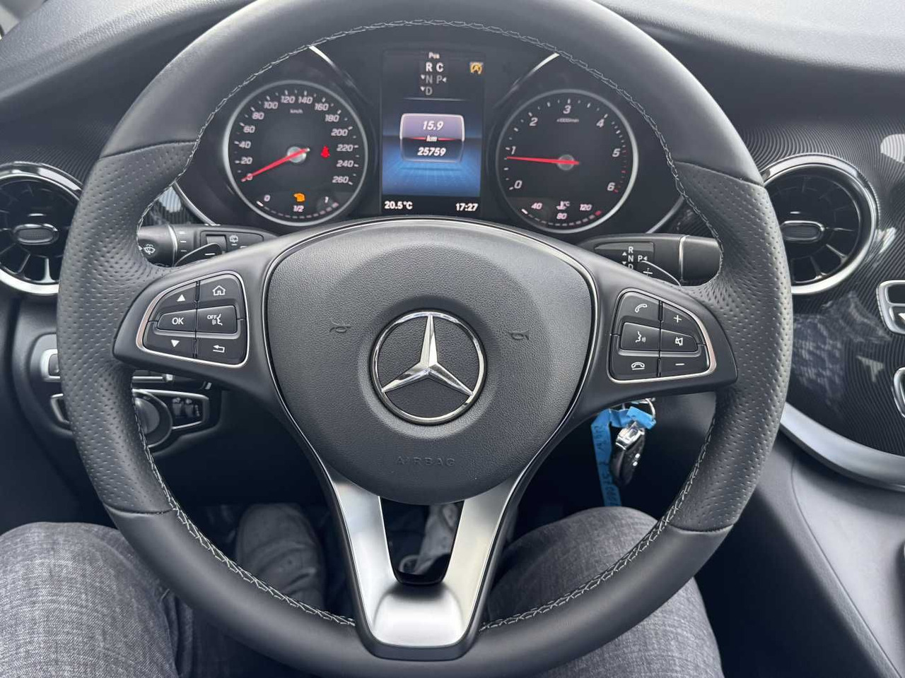 PKW Mercedes-Benz V 220 d EDITION DISTRONIC MBUX Kamera 6Sitze: das Bild 12