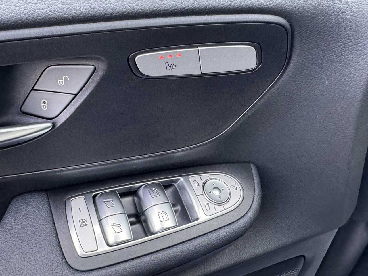 PKW Mercedes-Benz V 220 d EDITION DISTRONIC MBUX Kamera 6Sitze: das Bild 15