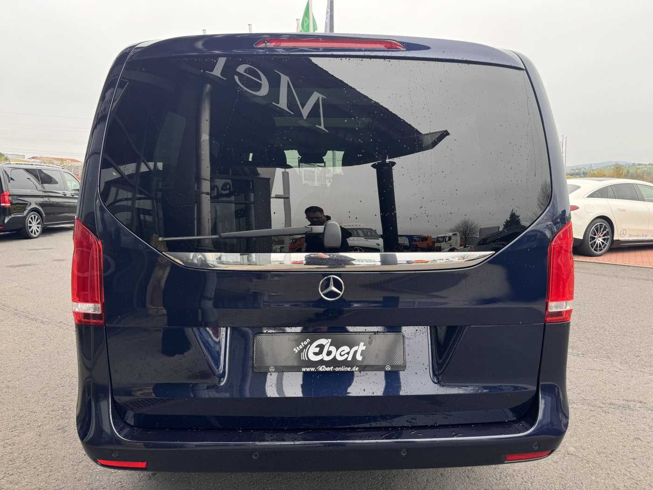 Mercedes-Benz V 250 d AVA ED 4MATIC Panorama Tisch 360 Sound - Personentransporter: das Bild 5 Mercedes-Benz V 250 d AVA ED 4MATIC Panorama Tisch 360 Sound - Personentransporter: das Bild 5